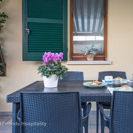 Casa Flowers 佩萨罗