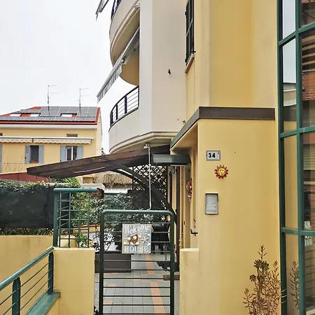 Apartment Casa Flowers Pesaro